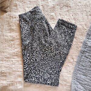 Lululemon Black and White Patterned Leggings